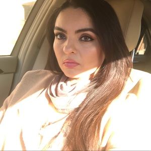 Meet your Posher, Saima